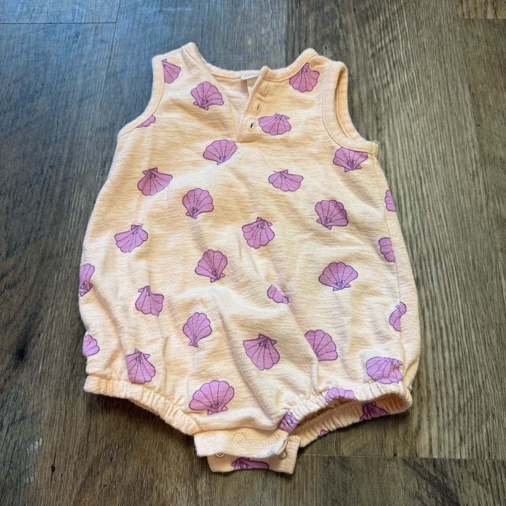 Cat & Jack Baby Sleeveless Peach Romper – Shell Print – 6-9 Months